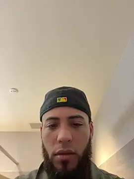 LeoPR00 online show from December 1, 2025, 12:26 am