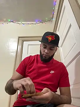 LeoPR00 online show from December 17, 2025, 9:21 pm