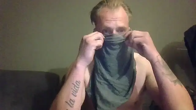 Snapshot of steef070 chatting on May 15, 2026, 11:34 pm steef070 online show from May 15, 2026, 11:34 pm