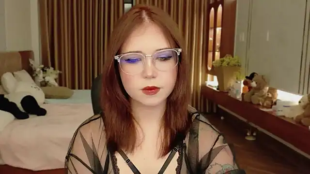 Snapshot of Lilith_Bonheur chatting on May 13, 2026, 8:27 pm Lilith Bonheur online show from May 13, 2026, 8:27 pm