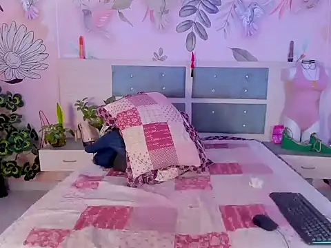 sweet lulu sofia online show from October 1, 2025, 6:08 am