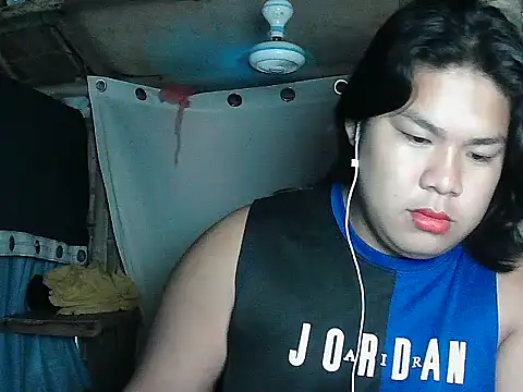Huntrix2025 online show from April 22, 2026, 8:21 pm