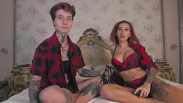 Snapshot of UnholyAngels chatting on November 2, 2025, 10:45 pm UnholyAngels online show from November 2, 2025, 10:45 pm