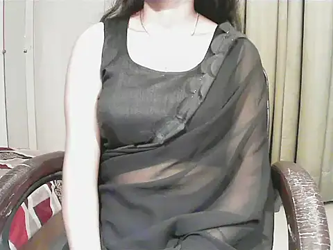 Snapshot of short_girl_ chatting on December 13, 2025, 8:36 pm short girl online show from December 13, 2025, 8:36 pm