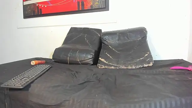 valeriapinkxx online show from March 6, 2026, 2:13 pm