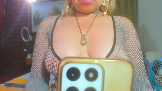 LatinaMature  online show from April 29, 2026, 4:27 am