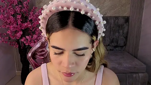 Snapshot of lilith4_s chatting on October 21, 2025, 3:07 am lilith4 s online show from October 21, 2025, 3:07 am