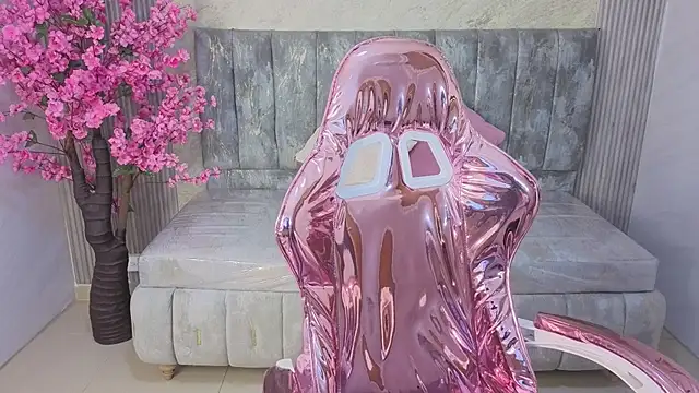 Snapshot of lilith4_s chatting on October 27, 2025, 8:13 pm lilith4 s online show from October 27, 2025, 8:13 pm