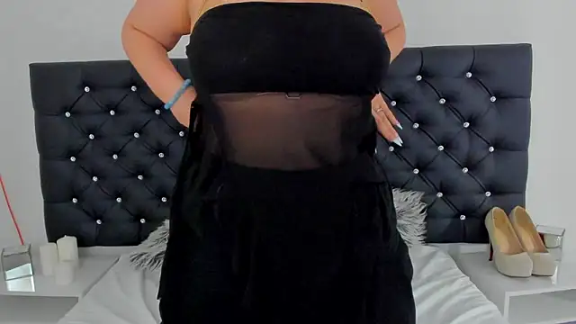 Snapshot of LunaWetPussy chatting on May 14, 2026, 4:03 pm LunaWetPussy online show from May 14, 2026, 4:03 pm