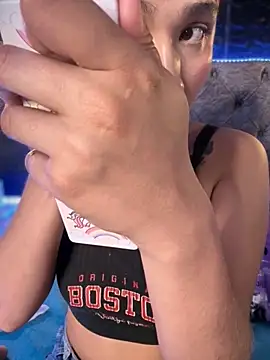 Snapshot of Isabella-Teen chatting on September 18, 2025, 12:34 am Isabella-Teen online show from September 18, 2025, 12:34 am