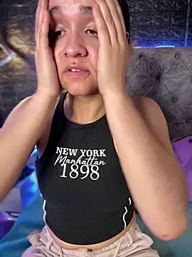 Snapshot of Isabella-Teen chatting on October 23, 2025, 2:11 am Isabella-Teen online show from October 23, 2025, 2:11 am