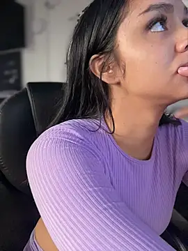 Isabella-Teen online show from May 2, 2026, 2:11 pm
