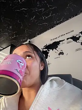 Snapshot of Isabella-Teen chatting on May 20, 2026, 1:17 pm Isabella-Teen online show from May 20, 2026, 1:17 pm