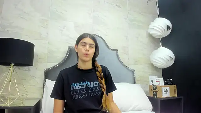 isabel 09 online show from July 10, 2026, 5:15 pm