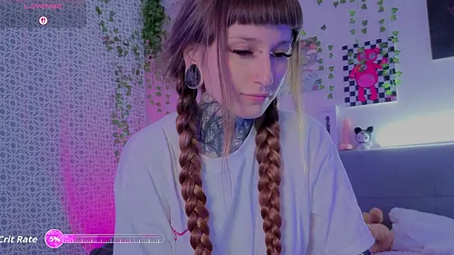 Snapshot of LilithPoison chatting on July 16, 2026, 9:10 pm LilithPoison online show from July 16, 2026, 9:10 pm