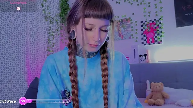 Snapshot of LilithPoison chatting on July 18, 2026, 9:07 pm LilithPoison online show from July 18, 2026, 9:07 pm