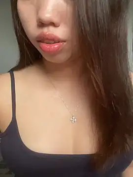 Rose-babyx online show from April 26, 2026, 8:23 am