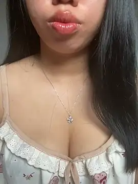 Snapshot of Rose-babyx chatting on June 18, 2026, 2:45 am Rose-babyx online show from June 18, 2026, 2:45 am