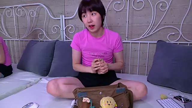 HeejinWang online show from April 25, 2026, 4:15 am