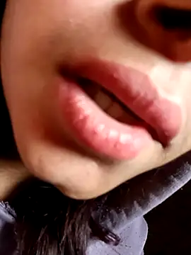 Aaisha-16 online show from February 12, 2026, 3:34 am