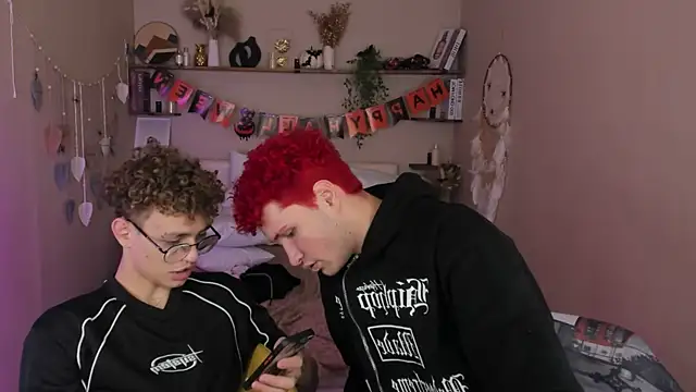 Snapshot of NathanCurl chatting on October 29, 2025, 10:44 pm NathanCurl online show from October 29, 2025, 10:44 pm