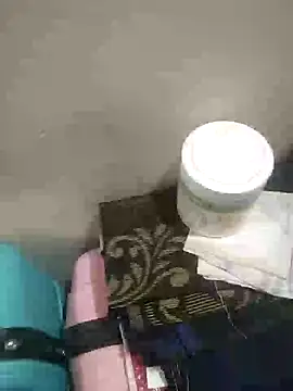 Snapshot of Love40777 chatting on December 17, 2025, 6:25 pm Love40777 online show from December 17, 2025, 6:25 pm