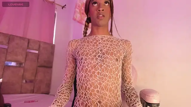 Mia royal online show from June 13, 2026, 3:43 pm