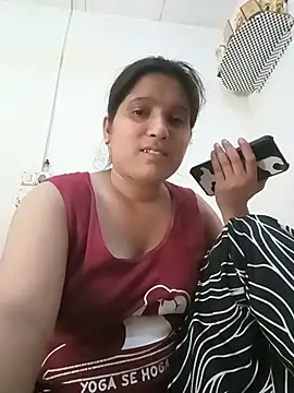 Snapshot of aliya-jaan71 chatting on July 18, 2026, 9:13 am aliya-jaan71 online show from July 18, 2026, 9:13 am