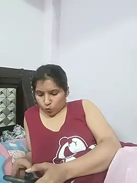 Snapshot of aliya-jaan71 chatting on August 6, 2026, 4:20 pm aliya-jaan71 online show from August 6, 2026, 4:20 pm