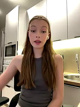 FriendlyFire 18 online show from September 23, 2025, 6:22 pm