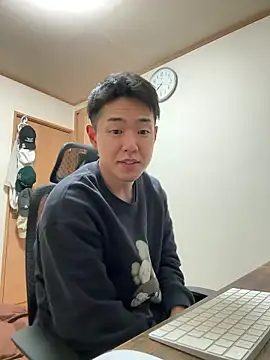 Snapshot of KAMESAN08 chatting on May 5, 2026, 10:23 am KAMESAN08 online show from May 5, 2026, 10:23 am
