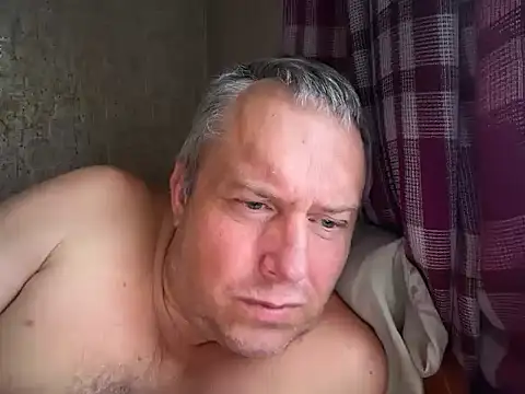 Snapshot of evulis1 chatting on September 18, 2025, 12:40 pm evulis1 online show from September 18, 2025, 12:40 pm
