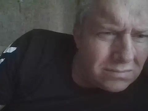 Snapshot of evulis1 chatting on September 29, 2025, 1:05 pm evulis1 online show from September 29, 2025, 1:05 pm