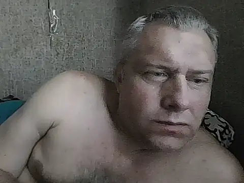 Snapshot of evulis1 chatting on August 1, 2026, 3:44 pm evulis1 online show from August 1, 2026, 3:44 pm