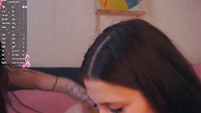 GabrielleLynchard online show from November 8, 2025, 7:45 pm