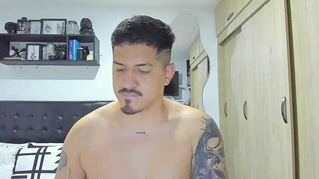 Snapshot of Arnolwilliams chatting on November 12, 2025, 10:52 pm Arnolwilliams online show from November 12, 2025, 10:52 pm