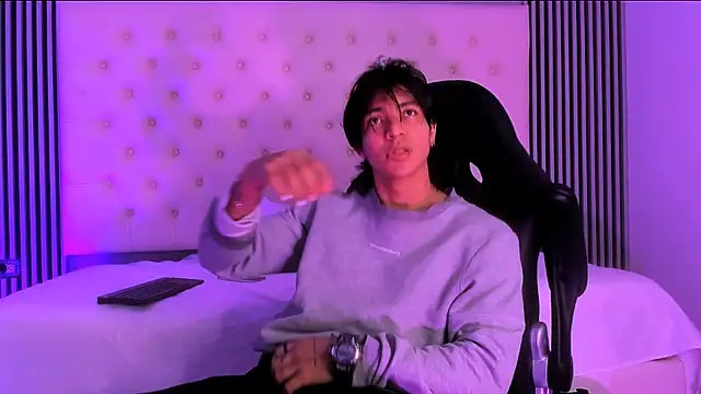 toji luxxer online show from November 11, 2025, 10:10 pm