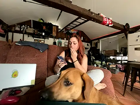 Snapshot of PeridotPrincessOfficial chatting on November 12, 2025, 5:35 pm PeridotPrincessOfficial online show from November 12, 2025, 5:35 pm