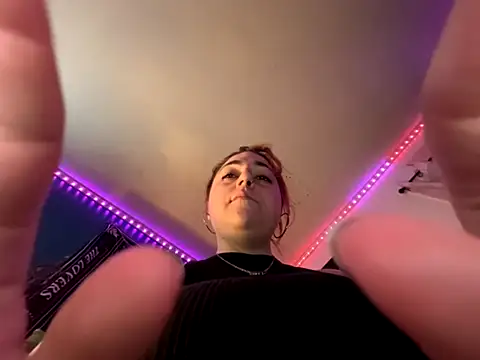 Snapshot of PeridotPrincessOfficial chatting on November 14, 2025, 3:16 am PeridotPrincessOfficial online show from November 14, 2025, 3:16 am