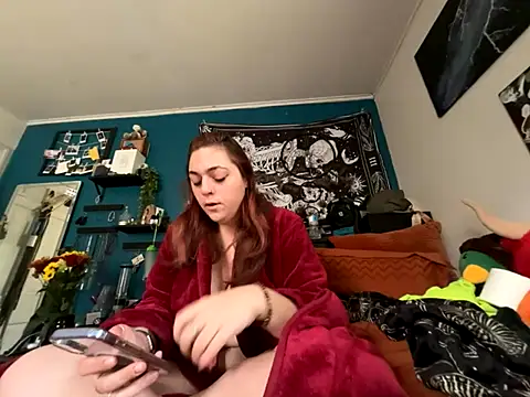 Snapshot of PeridotPrincessOfficial chatting on November 15, 2025, 6:15 pm PeridotPrincessOfficial online show from November 15, 2025, 6:15 pm