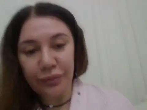 Snapshot of Lomivah chatting on October 29, 2025, 7:59 pm Lomivah online show from October 29, 2025, 7:59 pm