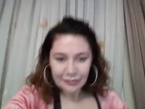 Snapshot of Lomivah chatting on November 3, 2025, 2:29 pm Lomivah online show from November 3, 2025, 2:29 pm