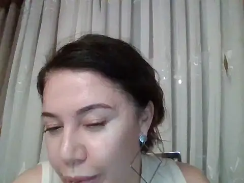 Snapshot of Lomivah chatting on November 15, 2025, 8:38 pm Lomivah online show from November 15, 2025, 8:38 pm