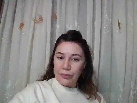 Snapshot of Lomivah chatting on November 23, 2025, 9:03 pm Lomivah online show from November 23, 2025, 9:03 pm