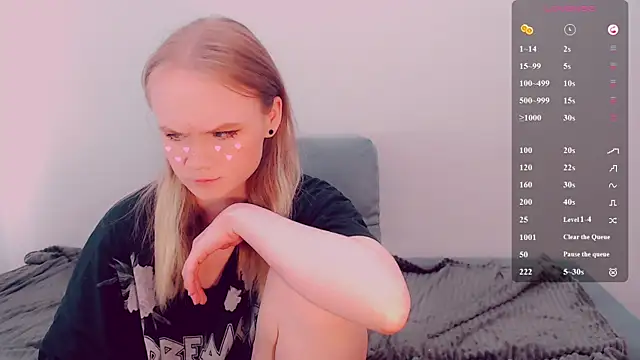 AliceNya cute online show from May 4, 2026, 5:25 am
