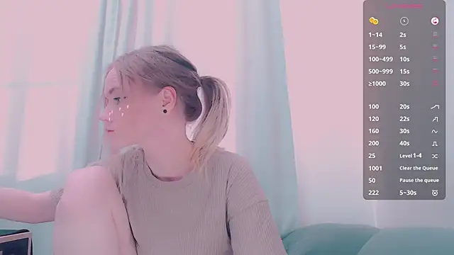 AliceNya cute online show from July 7, 2026, 4:04 am
