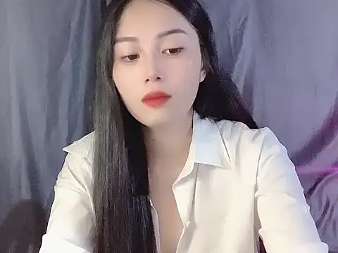 Snapshot of Lyly4757 chatting on October 19, 2025, 1:06 am Lyly4757 online show from October 19, 2025, 1:06 am