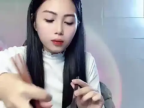 Snapshot of Lyly4757 chatting on November 19, 2025, 2:17 pm Lyly4757 online show from November 19, 2025, 2:17 pm