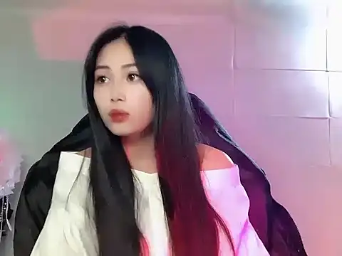 Snapshot of Lyly4757 chatting on December 18, 2025, 10:49 pm Lyly4757 online show from December 18, 2025, 10:49 pm