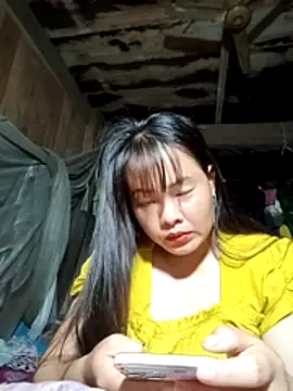 emilyzz online show from May 2, 2026, 1:43 am